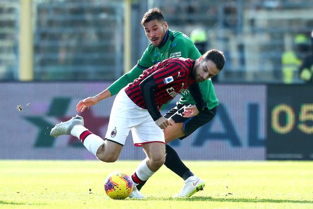 库里33+8文班亚马32+9+5+4 勇士险胜马刺4连胜