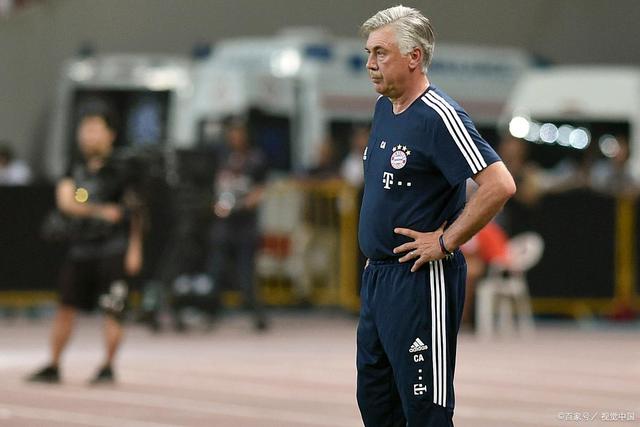 张帆17分费尔德23分北控险胜上海 闫鹏飞23+10