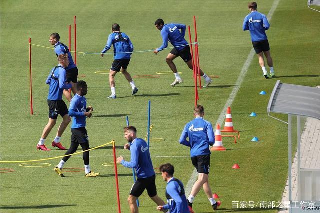 杨瀚森当选最佳防守球员 吴前成为最佳第六人