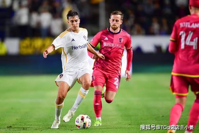 西甲-莱万哑火冈萨雷斯制胜 巴萨0-1莱加内斯